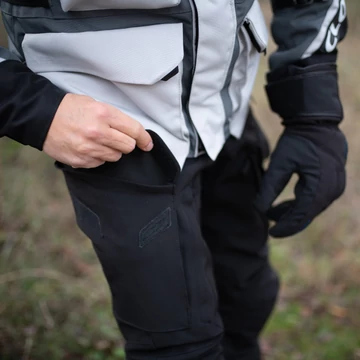 Clover Scout-4 WP vízálló motoros túranadrág oldalzsebekkel (fekete)